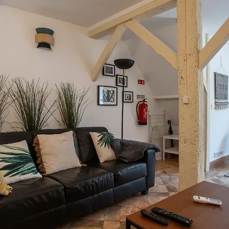 Original Photographers Studio In Alcantara Lizbona