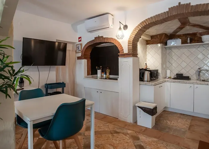 Original Photographers Studio In Alcantara Лиссабон