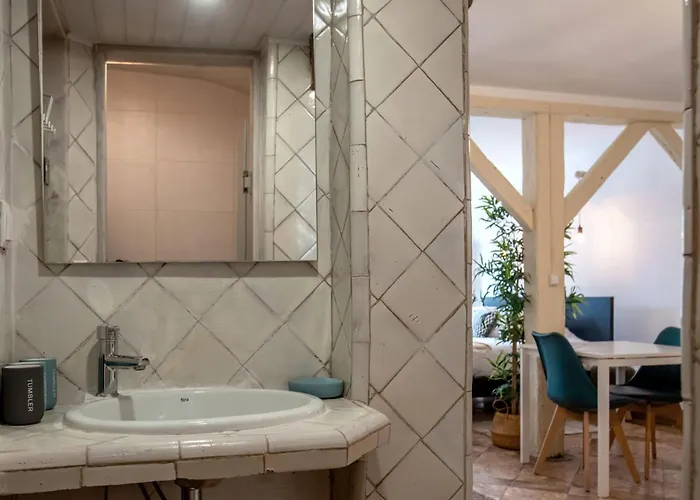 Apartment Original Photographers Studio In Alcantara Lissabon