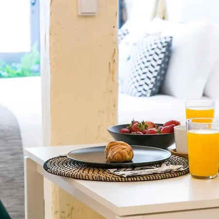 Original Photographers Studio In Alcantara Apartment *